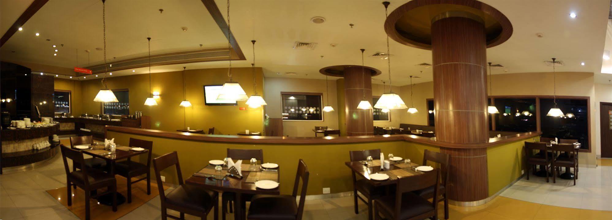 Faridabad Hotel Exterior foto